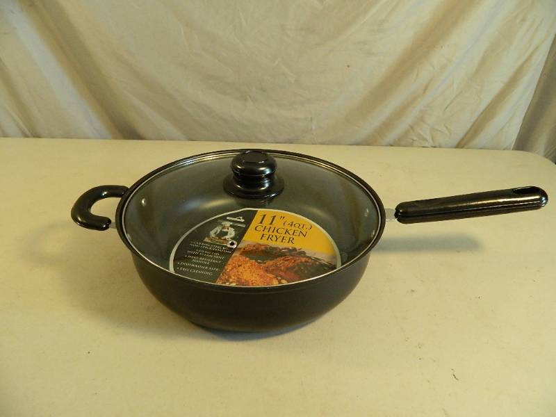 lot 159 image: New 11 Inch Chicken Fryer with Lid