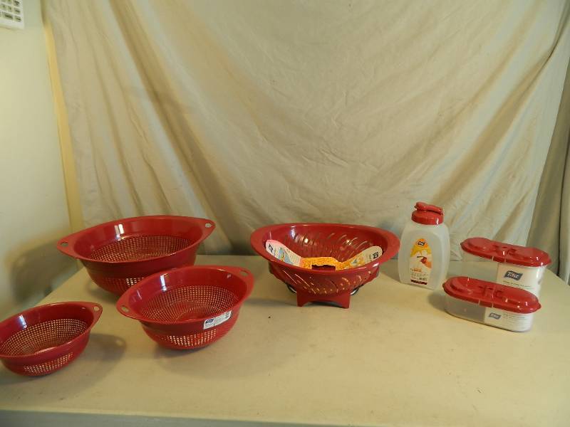 lot 160 image: New Kitchen Items
