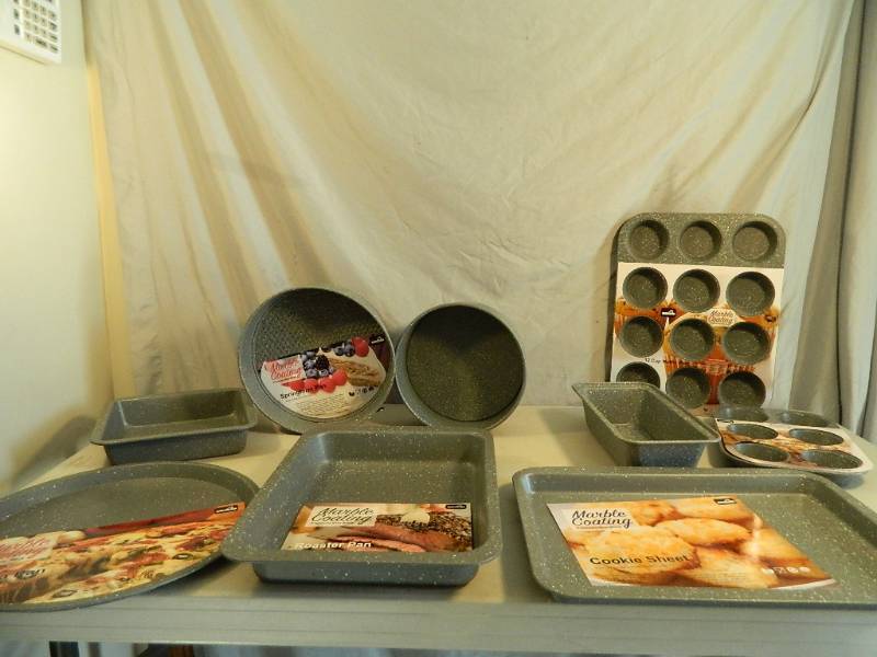 lot 161 image: New Bakeware - 9 Pieces