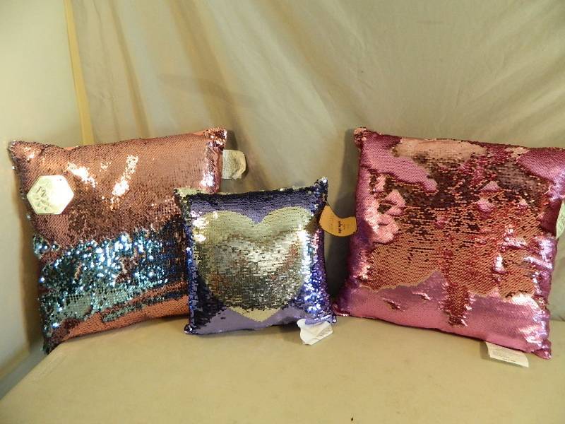 lot 165 image: 3 New Magic Sequin Pillows