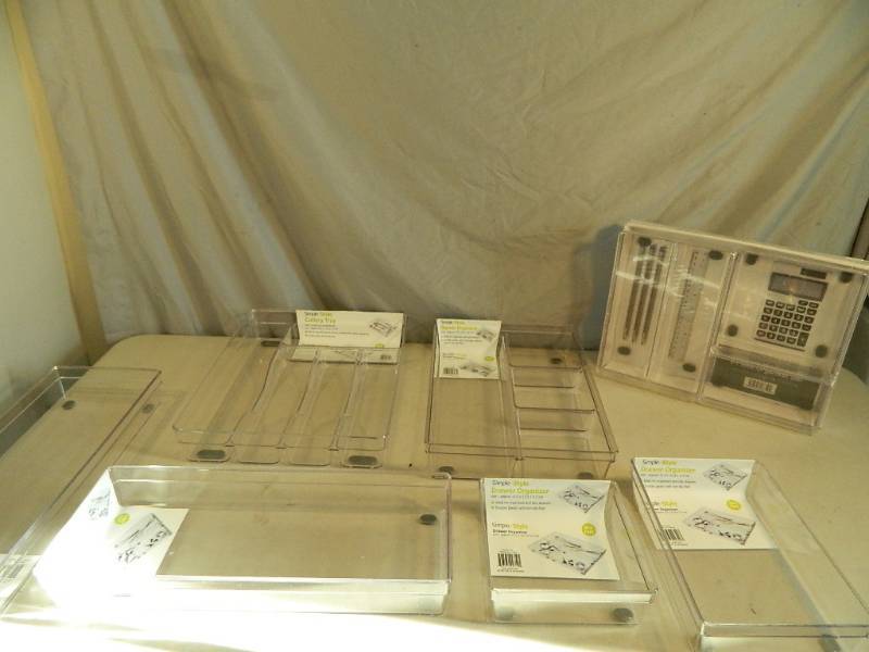 lot 187 image: 9 New Drawer  Desk Organizers