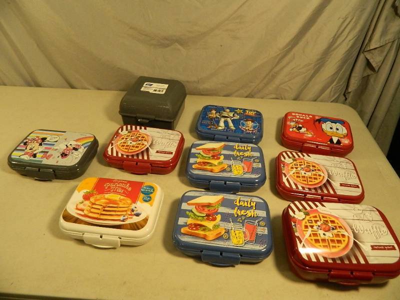 lot 192 image: 10 New Food ContainersLunchboxes