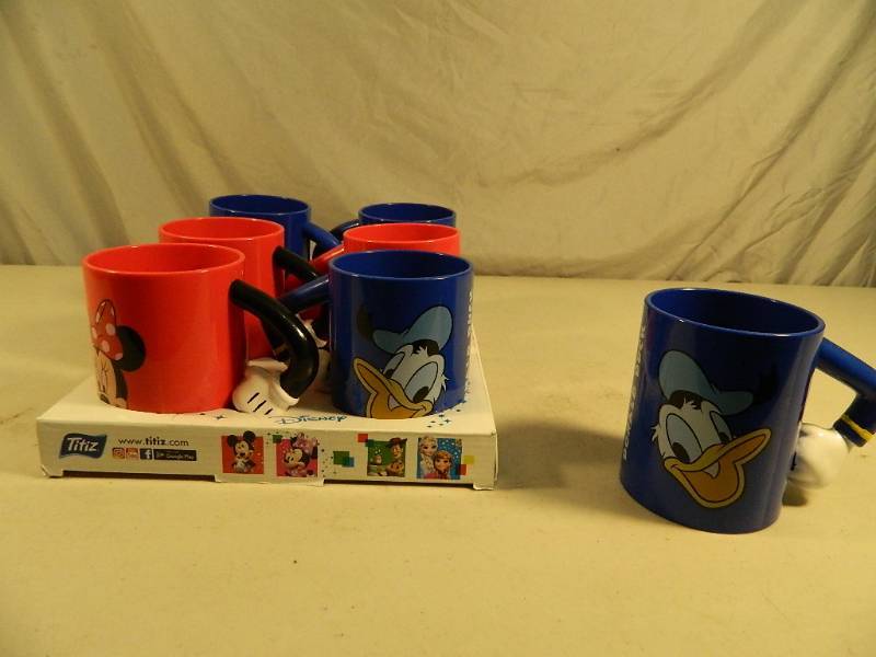 lot 206 image: 7 New Kids Disney Mugs