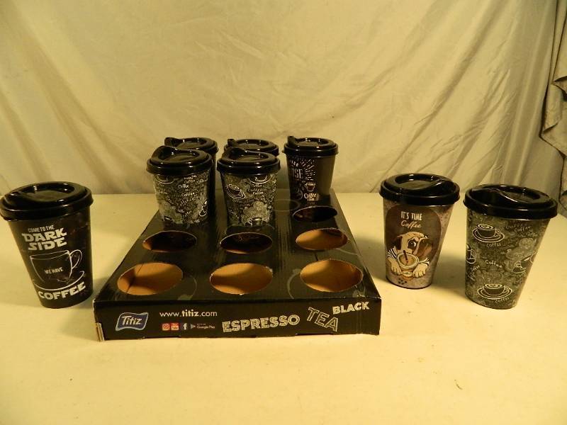 lot 208 image: 8 New Reusable Coffee Cups with Lids