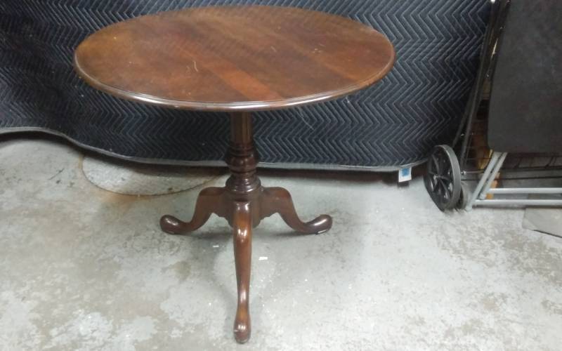 30 Inch Round 3-Leg Table (27 Inches Tall)