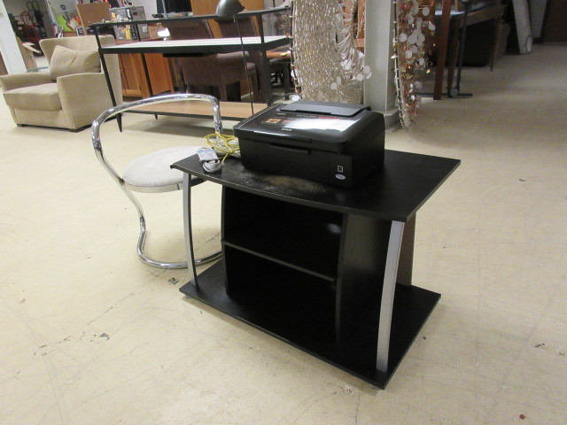 lot 619 image: OFFICE SET UP