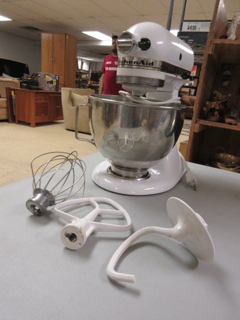 lot 621 image: KITCHEN AID ULTRA POWER STAND MIXER
