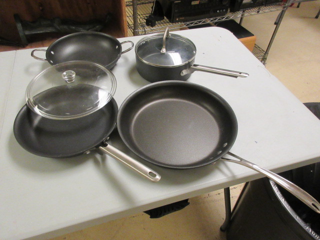 lot 632 image: CALPHALON COOKWARE