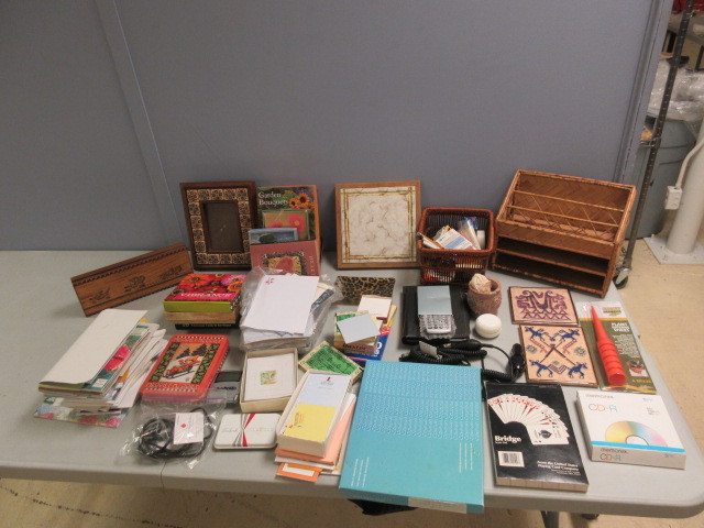 lot 638 image: GREETING CARDS, DESK ORGANIZERS, NOTE PADS, MORE