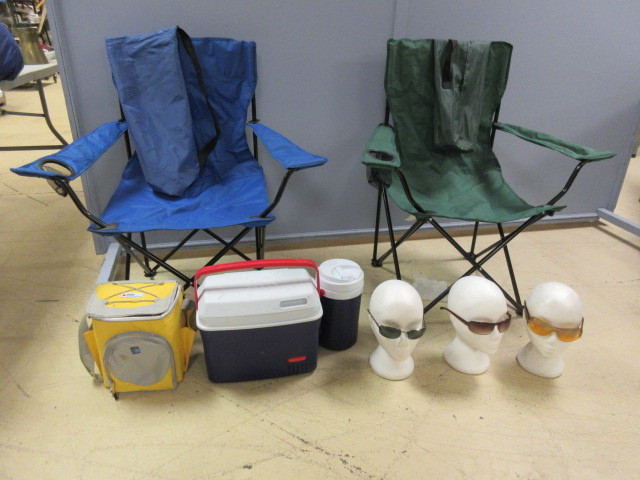 lot 641 image: OUTDOOR PACKAGE INCLUDING VON ZIPPER SUNGLASSES