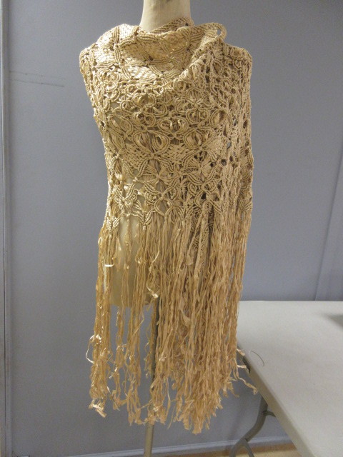 lot 658 image: HAND MADE SHAWL