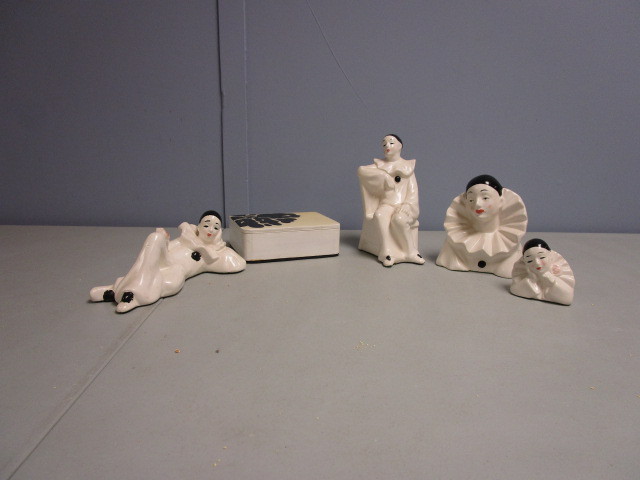 lot 688 image: PIERROT MIMES AND A DECORATIVE BOX