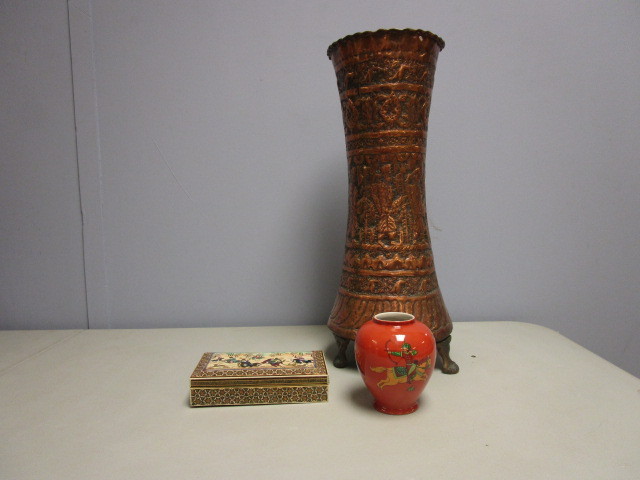 lot 714 image: PERSIAN INSPIRED ART