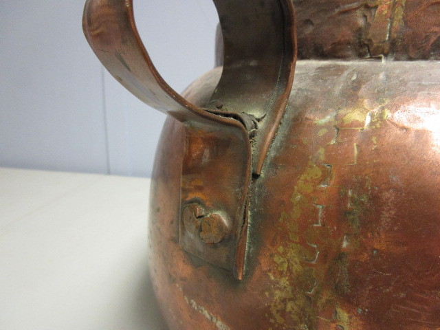 lot 716 image: LARGE COPPER POT