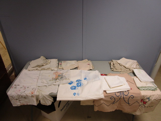 lot 734 image: FANCY TABLE LINENS WITH HAND WORK