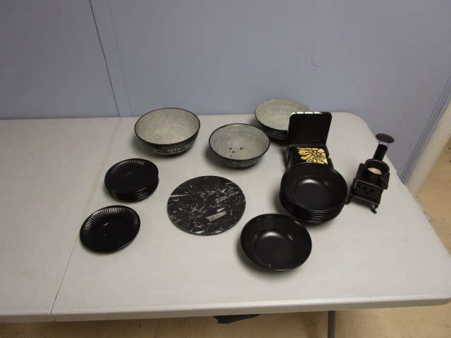 lot 741 image: BLACK TABLEWARE AND MORE