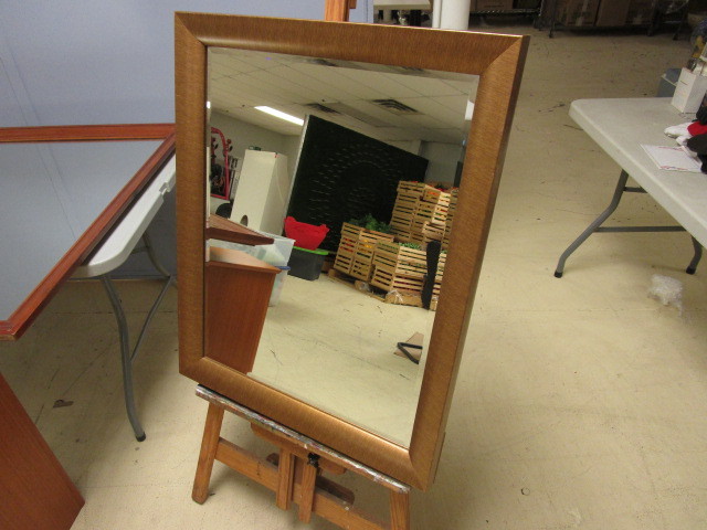 lot 759 image: DECORATIVE MIRROR