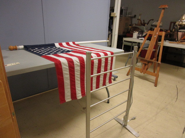 lot 780 image: AMERCIAN FLAG AND TOWEL WARMER RACK