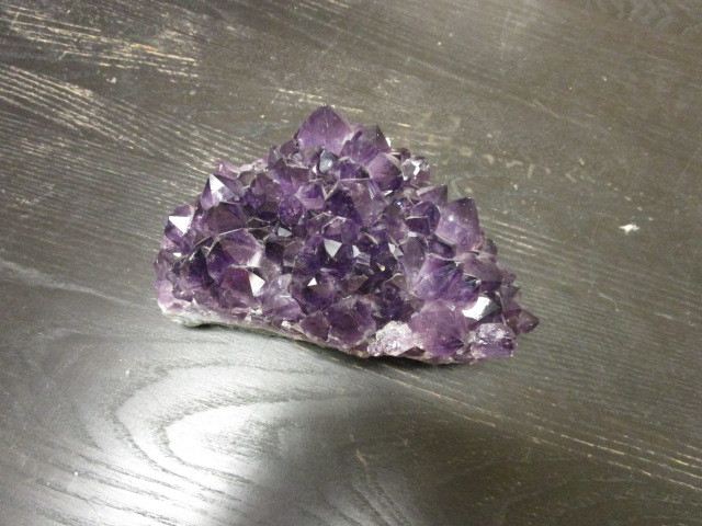 lot 782 image: LARGE PIECE OF AMETHYST
