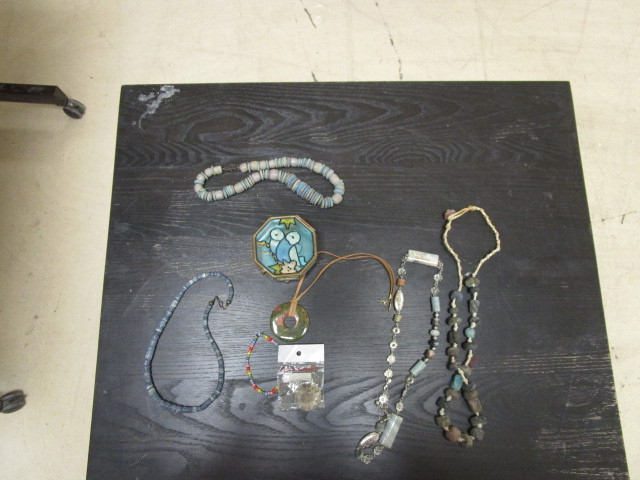 lot 801 image: STAINED GLASS BOX, STONE JEWELRY, NATURAL MINERAL PENDANT