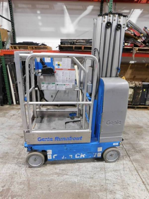 lot 4 image: 2007 Genie GR20 Runabout Man Lift