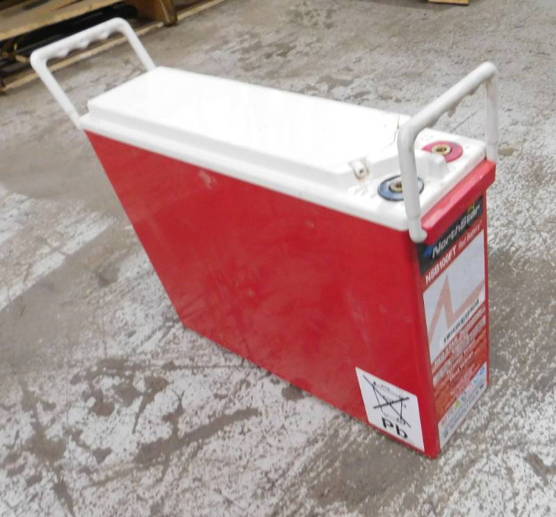 lot 8 image: One 12V Northstar NSB100FT Battery