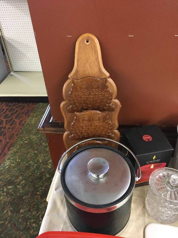 lot 58 image: Misc Housewares