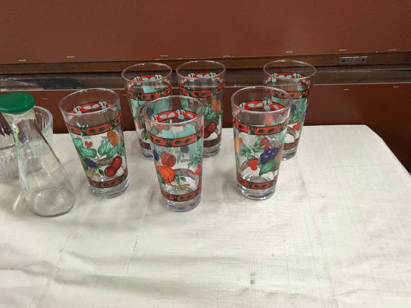 lot 70 image: Cups & Glassware