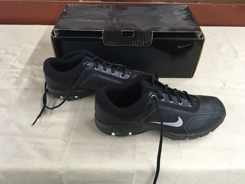 lot 72 image: Nike Power Player Golf Shoes