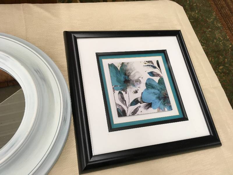 lot 85 image: Wall artDecor