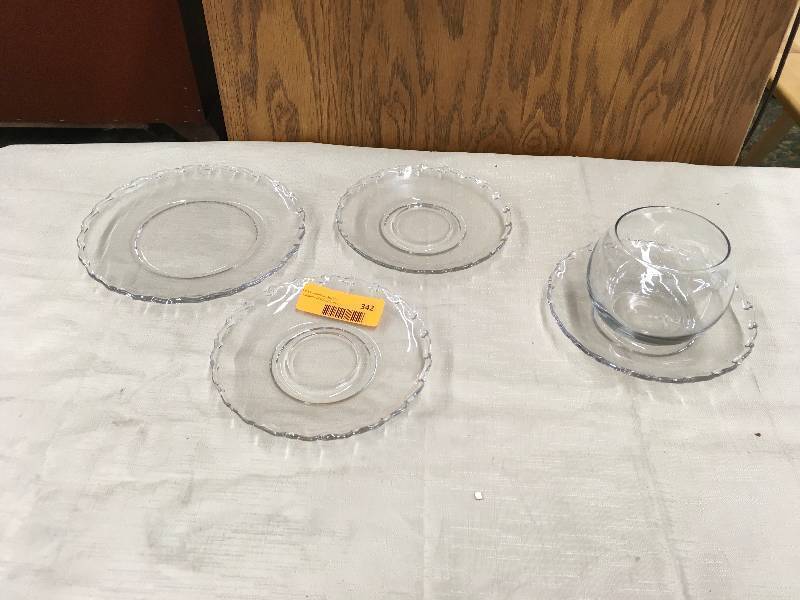 lot 98 image: Glass Plates & Cup