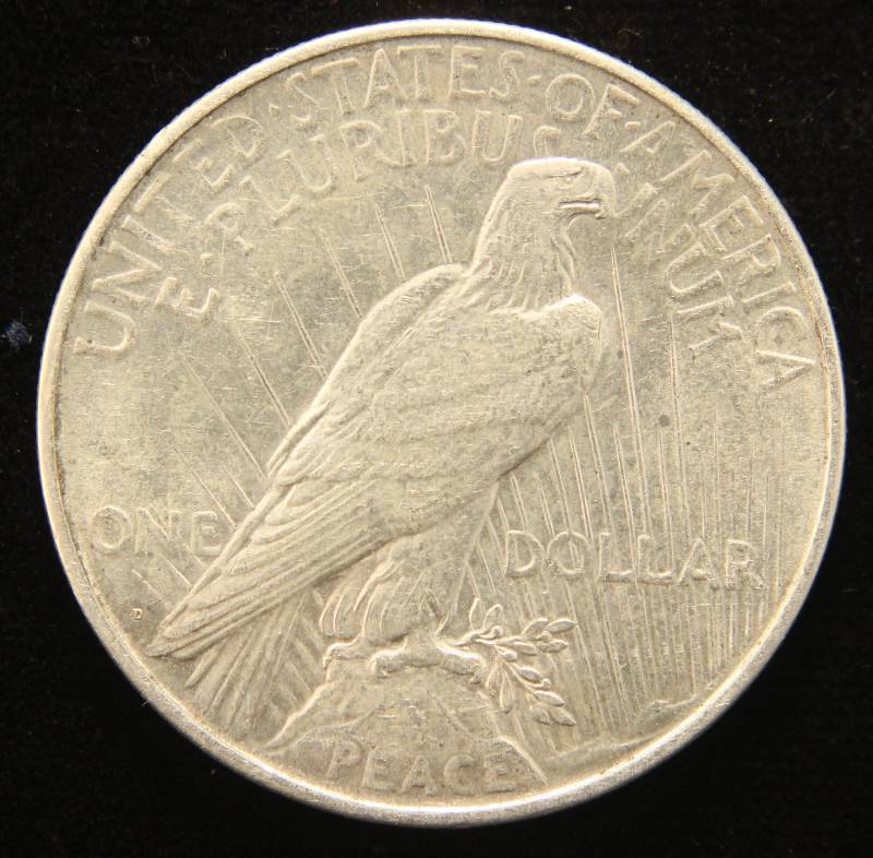 lot 35 image: 1922-D PEACE SILVER DOLLAR