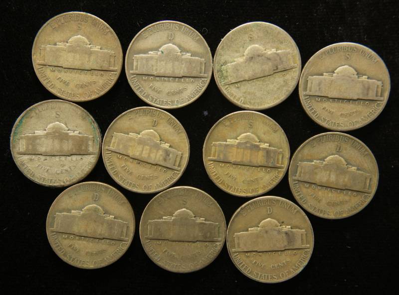 lot 45 image: 11 US WARTIME SILVER NICKELS