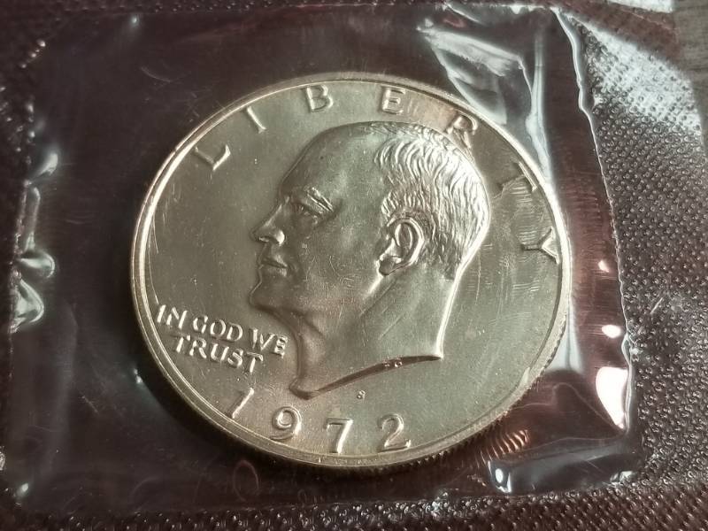 lot 26-A image: 1972-S US 40% SILVER EISENHOWER DOLLAR GOVERNMENT SEALED