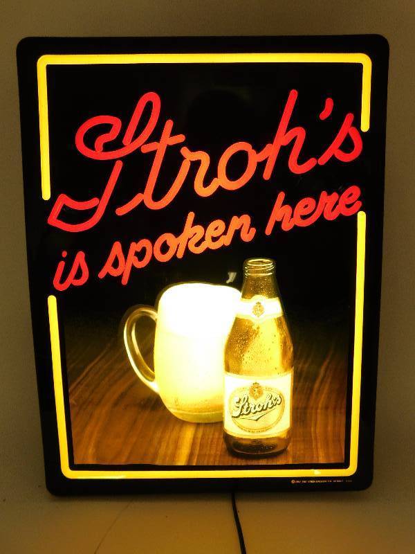 lot 14 image: 1987 Strohs Lighted Sign