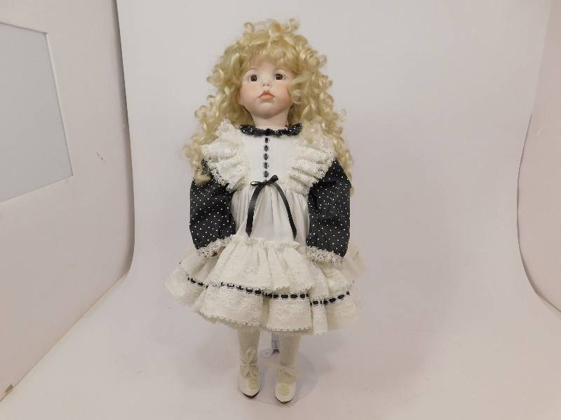 lot 67 image: Hillary By Dianna Effner