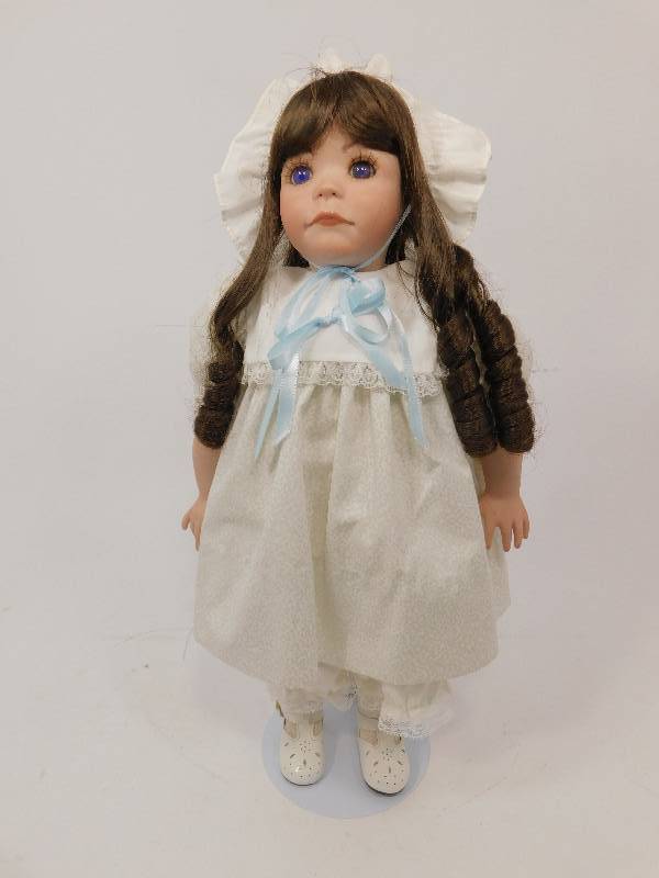 lot 68 image: 1993 Connery Doll