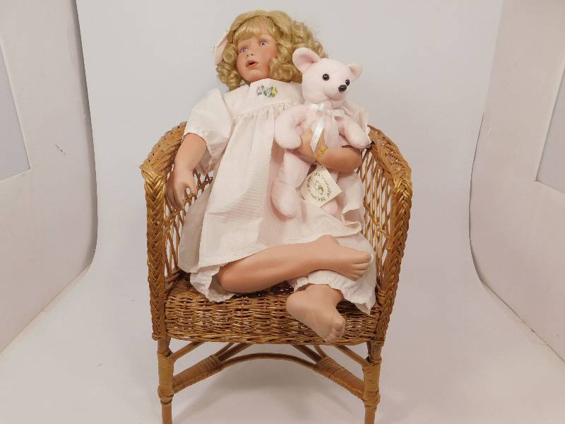 lot 70 image: Sandy By Andrea Oesterburg