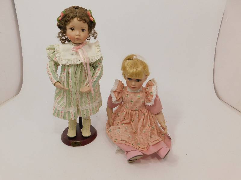 lot 90 image: 2 Collectible Porcelain Dolls