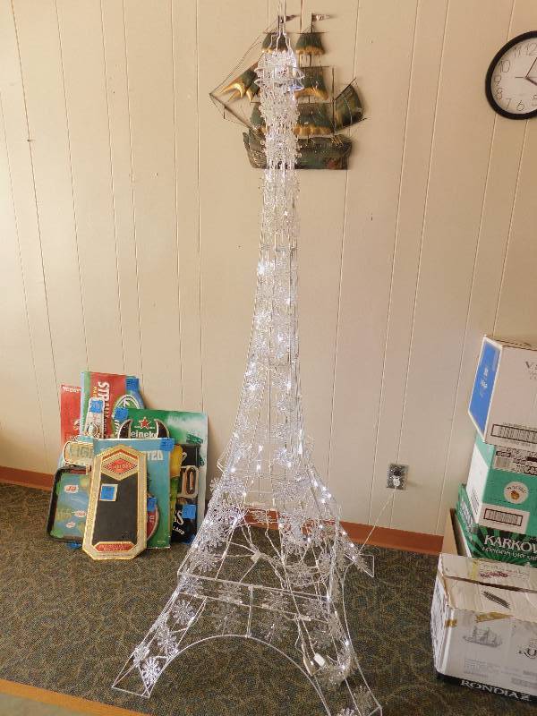 lot 94 image: Lighted Eiffel Tower