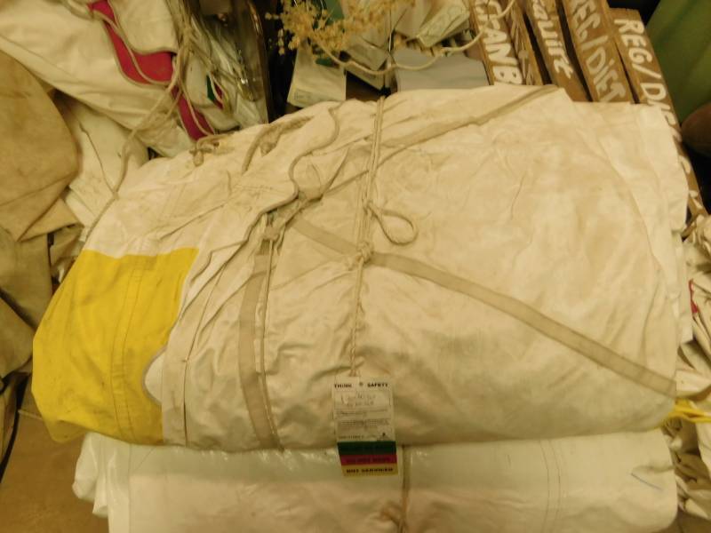 lot 106 image: 20 X 20 Tarp