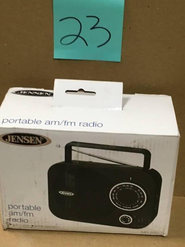 JENSEN Portable AMFM Radio - Black  in like new condition