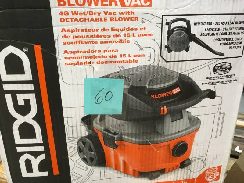 RIDGID 4 Gal. 6.0-Peak HP Wet Dry Vac with Detachable Blower BROKEN WHEEL MISSING HOSE ATT