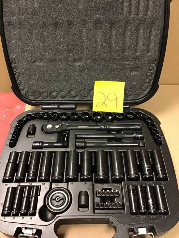 lot 29 image: Husky 38 in. Drive 100-Position Universal SAE and Metric Mechanics Tool Set (60-Piece) in like new condition