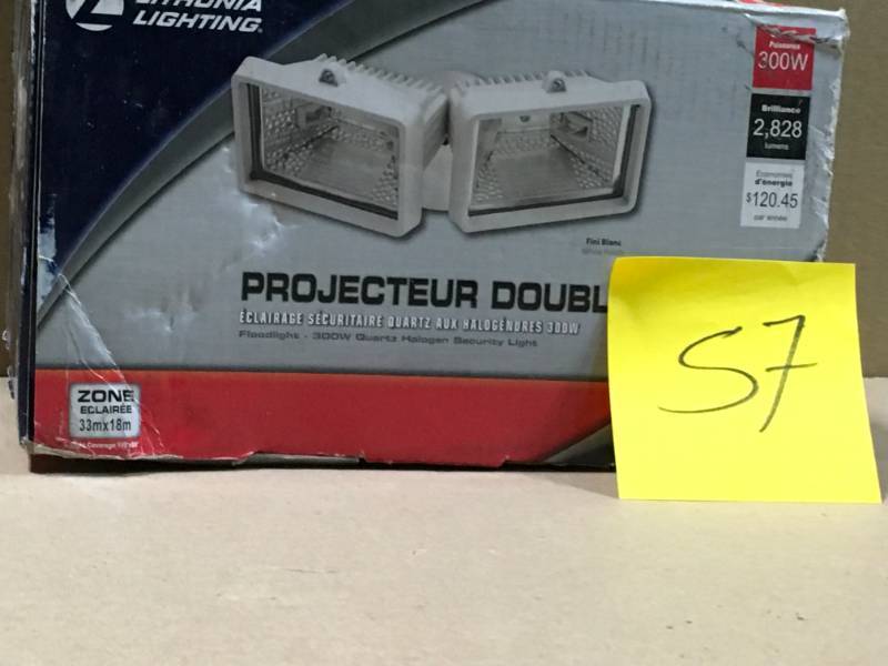 lot 57 image: Lithonia Lighting OFTM 300Q 120 LP WH M6 White Outdoor Two Light in like new condition