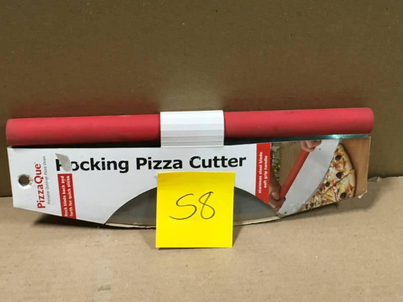 lot 58 image: PizzaQue Rocking Pizza Cutter not used