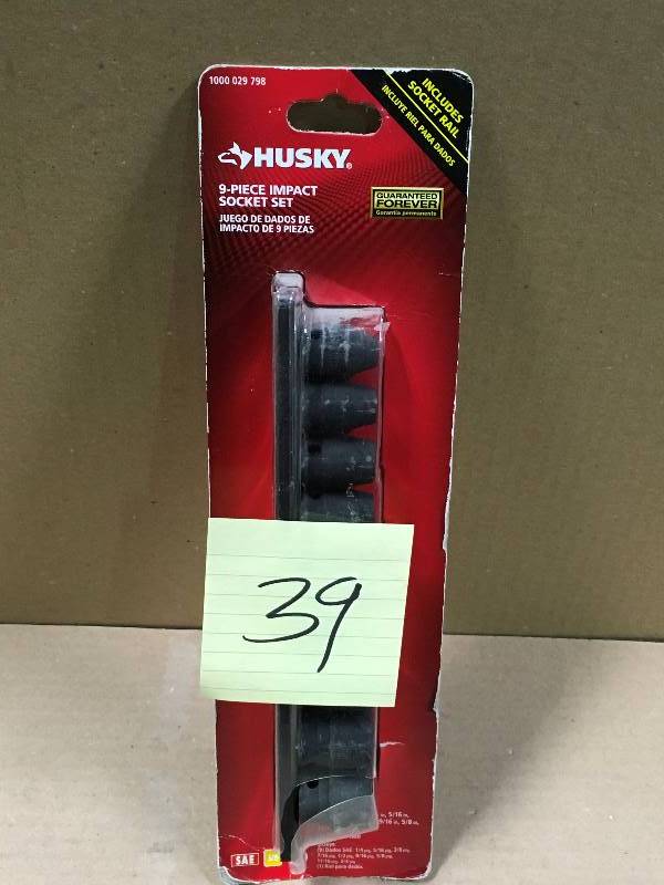 Husky 38 in. Drive Standard SAE Impact Socket Set (9-Piece) in working condition