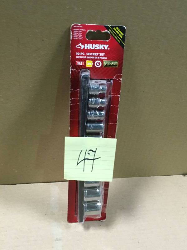Husky 38 in. Drive Standard SAE Socket Set (10-Piece) in working condition