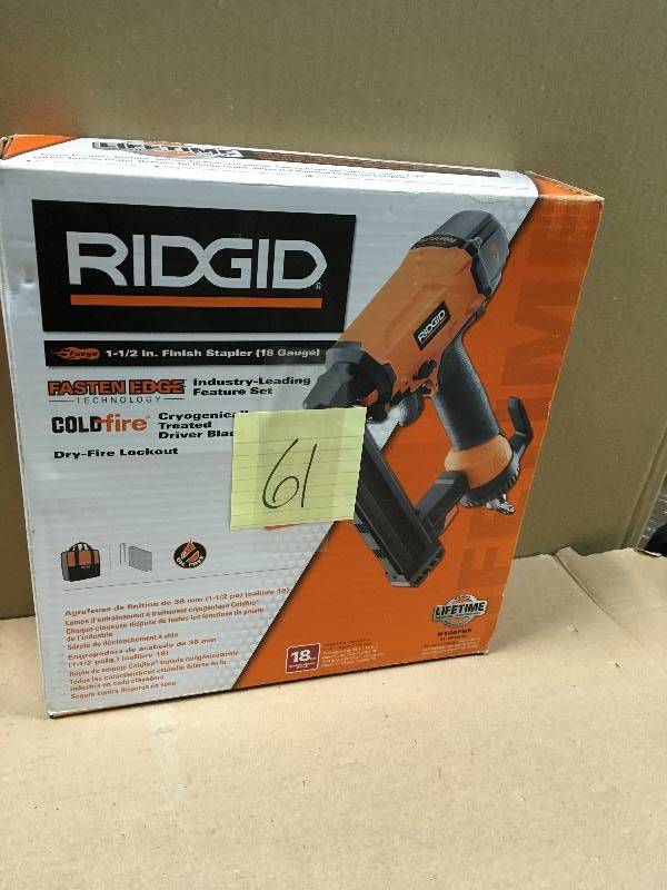 RIDGID 18-Gauge 1-12 in. Finish Stapler, Contractors Bag and (200) Staples in working condition