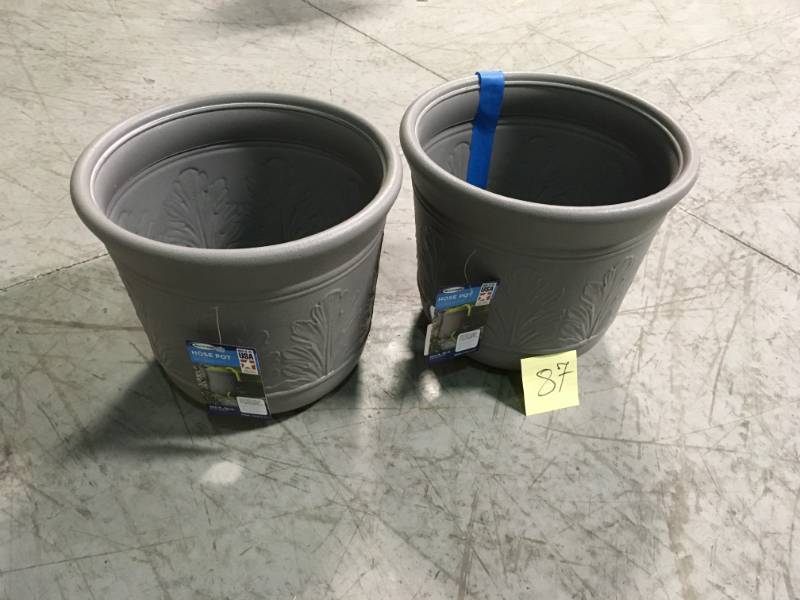 Suncast Grey Resin Hose Pot QTY 2 not used in working condition